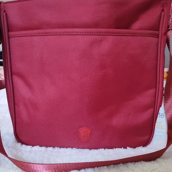 Heys HiLite Bag with Free Gift! - Picture 3 of 8